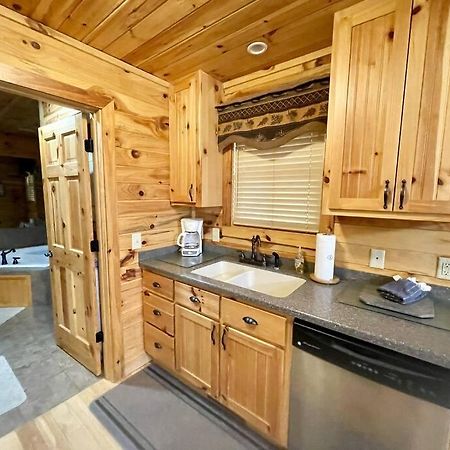 2 Bed Cabin Hot Tub Close To Helen #16 Extérieur photo